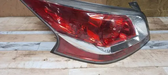 Nissan Altima Rear/tail lights