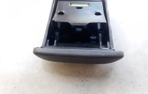 Car ashtray