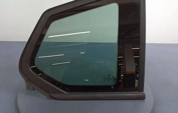 BMW X3 F25 Rear side window 7205626