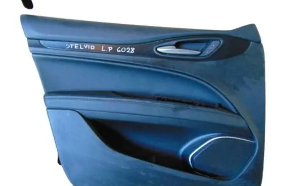 Alfa Romeo Stelvio Front door card panel trim