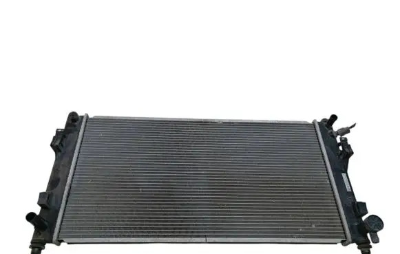 Nissan Leaf I (ZE0) Coolant radiator 120525