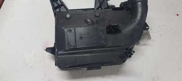 Peugeot 3008 I Air filter box 9673061080