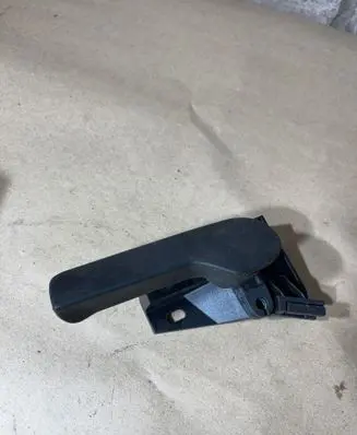 Volkswagen PASSAT B6 Engine bonnet (hood) release handle 1k1823633 1j1823533c