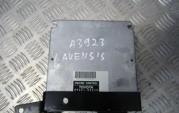 Toyota Avensis T250 Engine control unit/module 8966105c20 89661-05c20