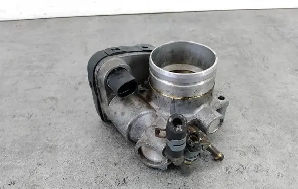 Audi A3 S3 8L Throttle body valve 06A133062A