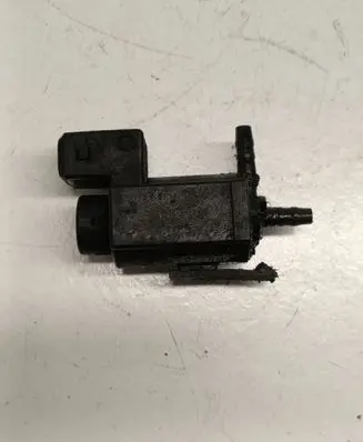 BMW 3 F30 F35 F31 Vacuum valve 7810831