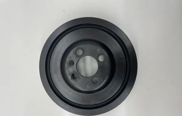 Volkswagen Jetta V Crankshaft pulley 03G105243