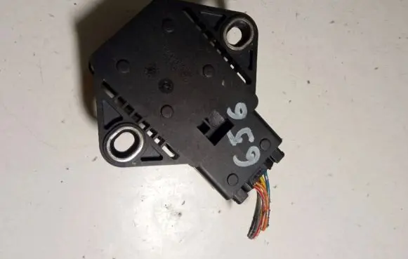 Nissan X-Trail T30 ESP acceleration yaw rate sensor 0265005254 0030850