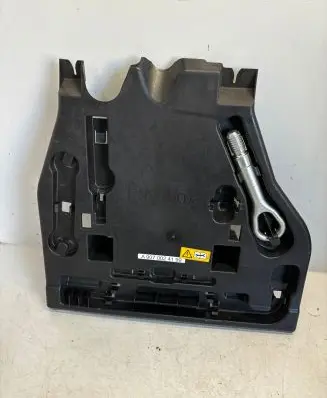 Mercedes-Benz Sprinter W907 W910 Tool set A9075460900 A9070024199