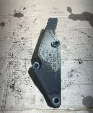 Volkswagen Transporter - Caravelle T4 Engine mounting bracket 023403905