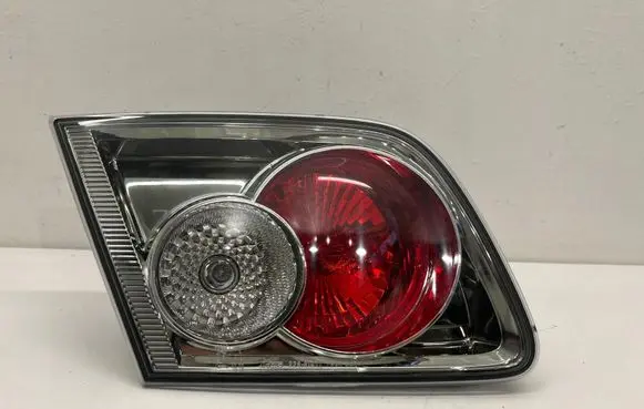 Tailgate rear/tail lights
