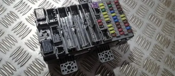 Honda Civic Fuse box set 2rnh7x0a 0609143784