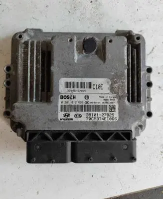 Hyundai Santa Fe Engine control unit/module 3910127825 3910627825 0281012669