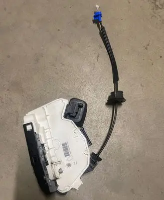 Seat Leon (5F) Rear door lock 5K4839016Q