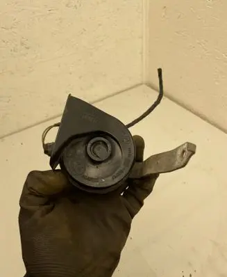 BMW 7 E65 E66 Horn signal e30055306