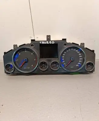 Volkswagen Touareg I Speedometer (instrument cluster) 7L6920880N 6401000053 0263654016