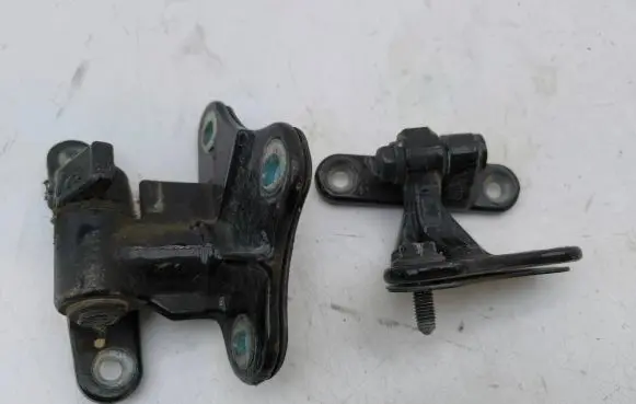Rear door hinge set