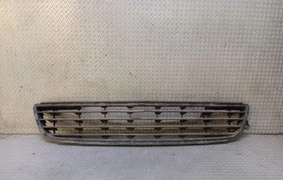 Opel Zafira B Front bumper lower grill 13124978