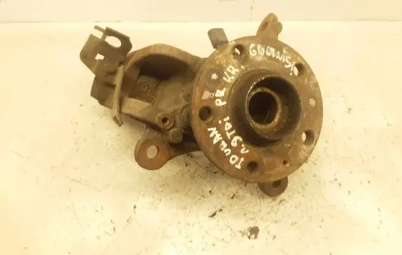 Volkswagen Touran I Front wheel hub spindle knuckle