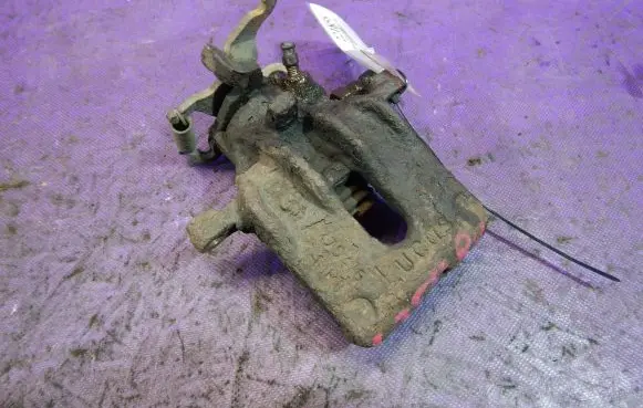 Ford Focus C-MAX Rear brake caliper
