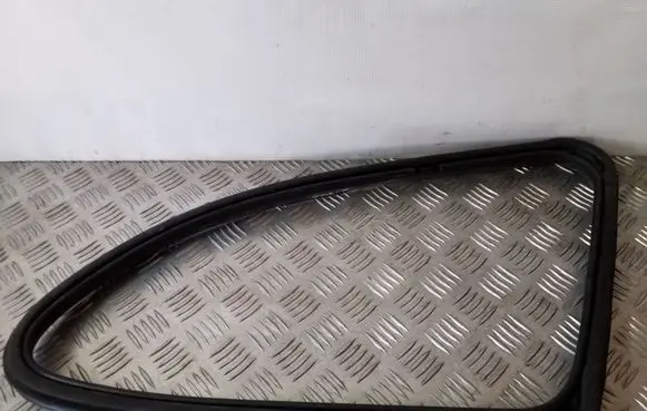 Mercedes-Benz R W251 Rear side glass trim A2516702639