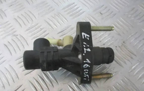 Toyota Corolla E120 E130 Clutch slave cylinder 