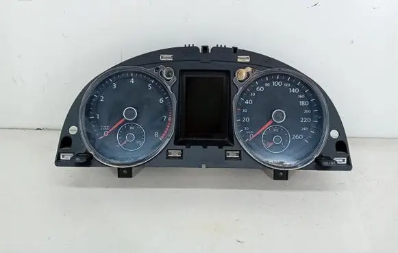 Volkswagen PASSAT B6 Speedometer (instrument cluster) 3C0920872F