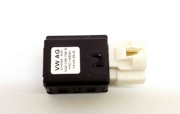 Skoda Octavia Mk3 (5E) AUX in-socket connector 5Q0035726B