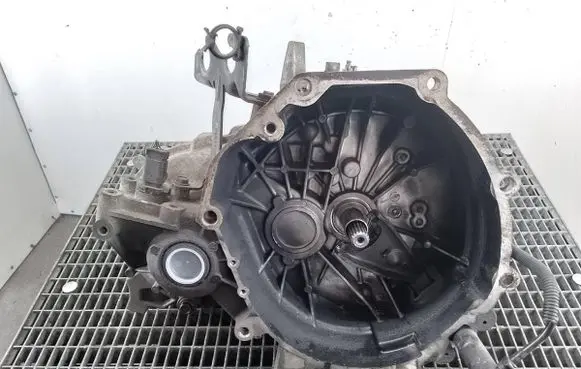 Chrysler Neon II Manual 5 speed gearbox P04668611AC