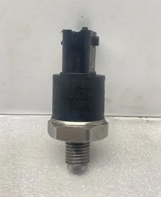 BMW 5 E39 Fuel main line pipe 0281002405 08926002127
