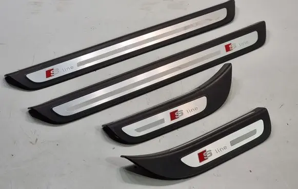Audi Q5 SQ5 Front sill trim cover 8R0853373F 8R0853375
