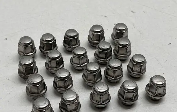 Chrysler Pacifica Nuts/bolts 