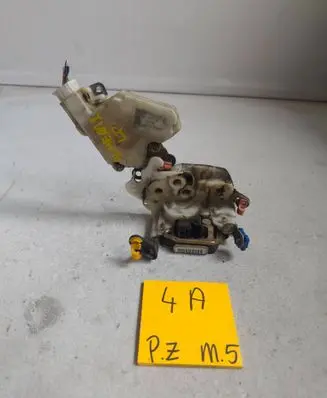Nissan Almera N16 Front door lock 805011U66