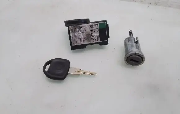 Opel Astra G Ignition lock 24418927