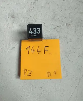 Volkswagen Golf V Other relay 3D0951253A