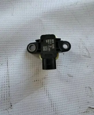 Nissan Leaf II (ZE1) Airbag deployment crash/impact sensor 988365SA0B 2D0420758 5010872