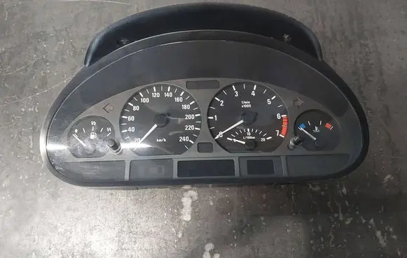 BMW 3 E46 Speedometer (instrument cluster) 6906889 62116906889 0263606270