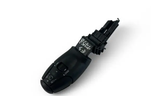 Peugeot 208 Indicator stalk 96637157XT