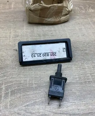 Mercedes-Benz 250 280 C CE W114 Front door sensor 0008212052 2018202110