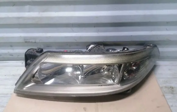 Renault Laguna II Headlight/headlamp 8200002467