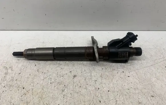 Volvo V70 Fuel injector 31303238 2342 13081702336