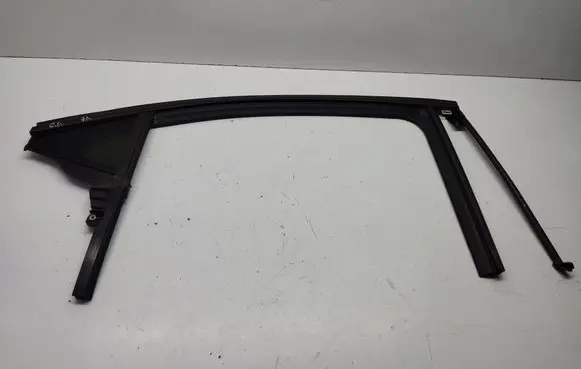 Rear vent window glass
