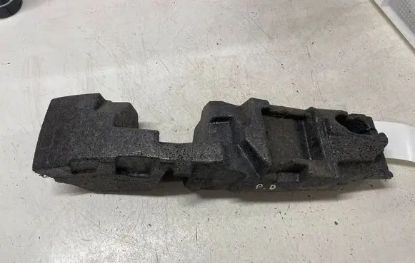 Mercedes-Benz E W212 Front bumper foam support bar A2128850637