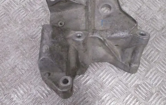 Volvo XC60 Engine mount bracket 6G926P096FC