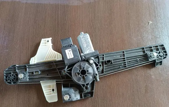 Citroen Berlingo Rear door window regulator with motor 9829505980