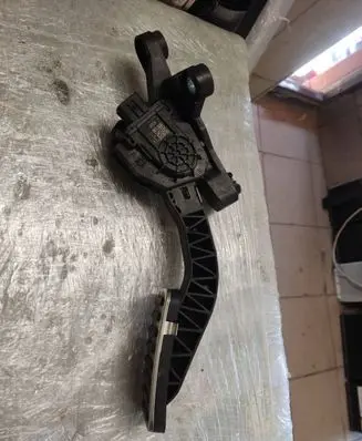 KIA Niro Accelerator throttle pedal 3274003100