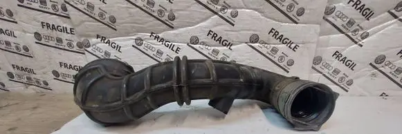 Ford Focus Air intake hose/pipe 98AB9R504