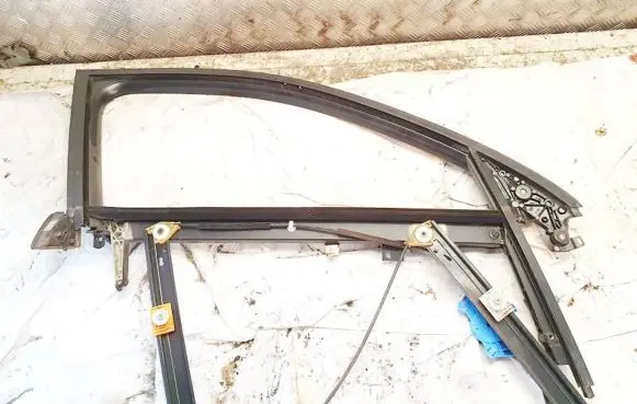 Audi A4 S4 B7 8E 8H Front door window/glass frame 8e0837630