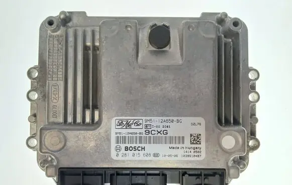 Ford Focus Engine control unit/module 9M5112A650BG 0281015608