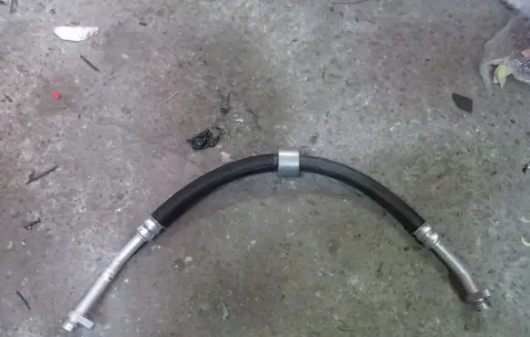 Renault Zoe Air conditioning (A/C) pipe/hose 924547480R